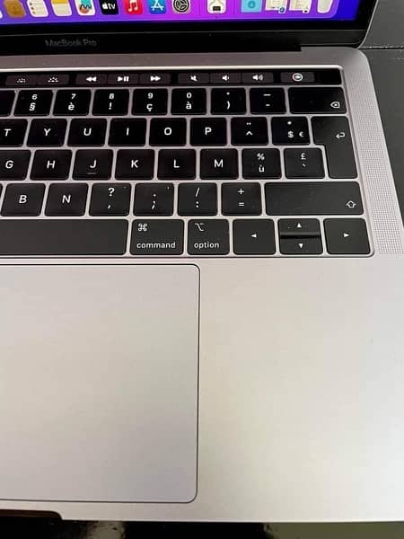 MACBOOK PRO 13.3’’ (2018) CORE I7 (16/256gb SSD)TOUCHBAAR (SPACE GRAY) 7