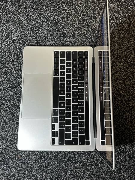 MacBook Pro 13” M1 (2020) - 8GB RAM, 256GB SSD - Excellent Condition 4