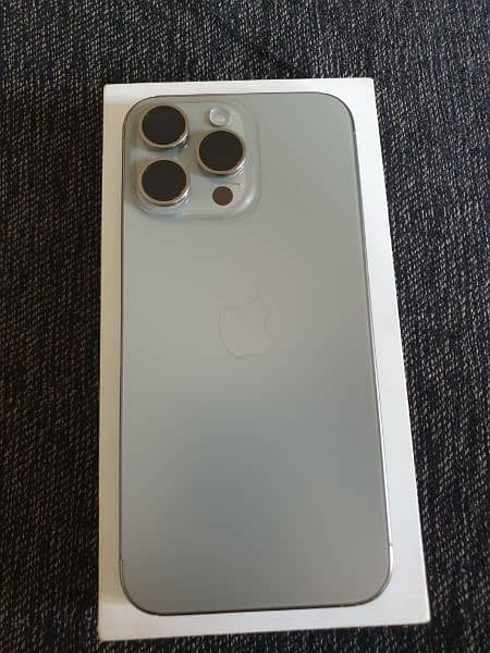 iPhone 15 Pro Max Natural Titanium 1