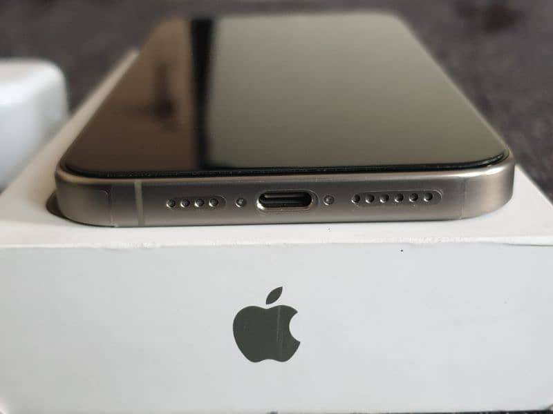 iPhone 15 Pro Max Natural Titanium 5