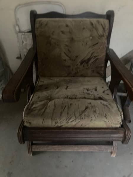 home used sofa set 0