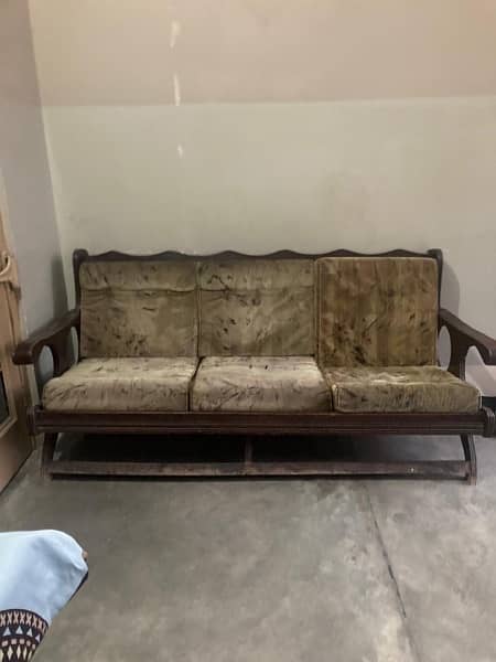 home used sofa set 1