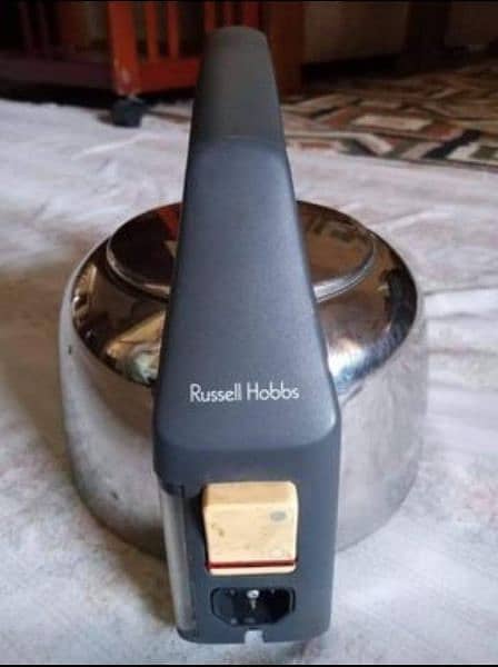 RUSSELL HOBBS ELECTRIC KETTLE 1