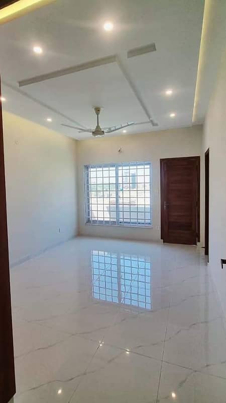 Mumtaz City 8 Marla house for sale 10