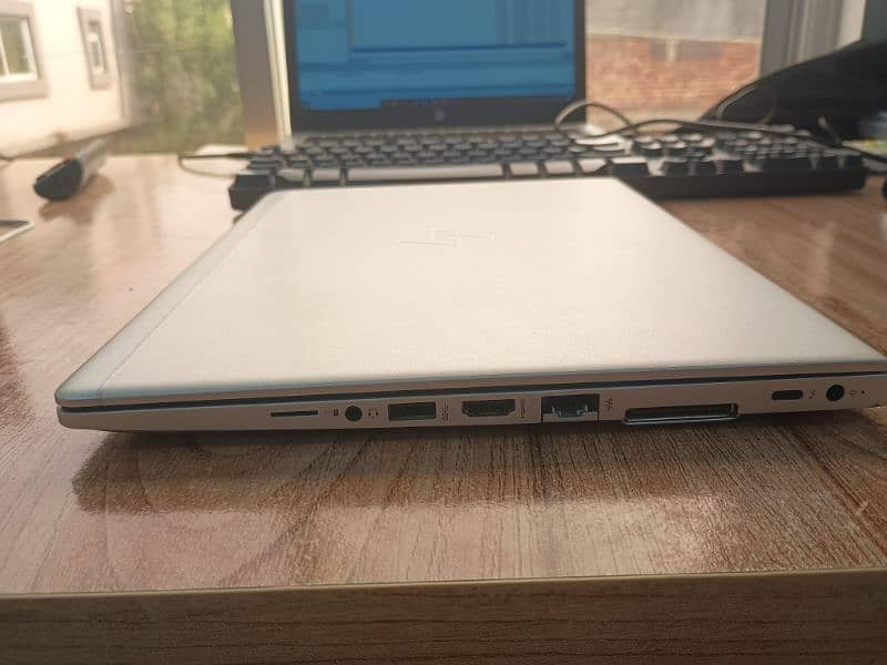 Hp Elitebook 830 g5 urgent sale 6