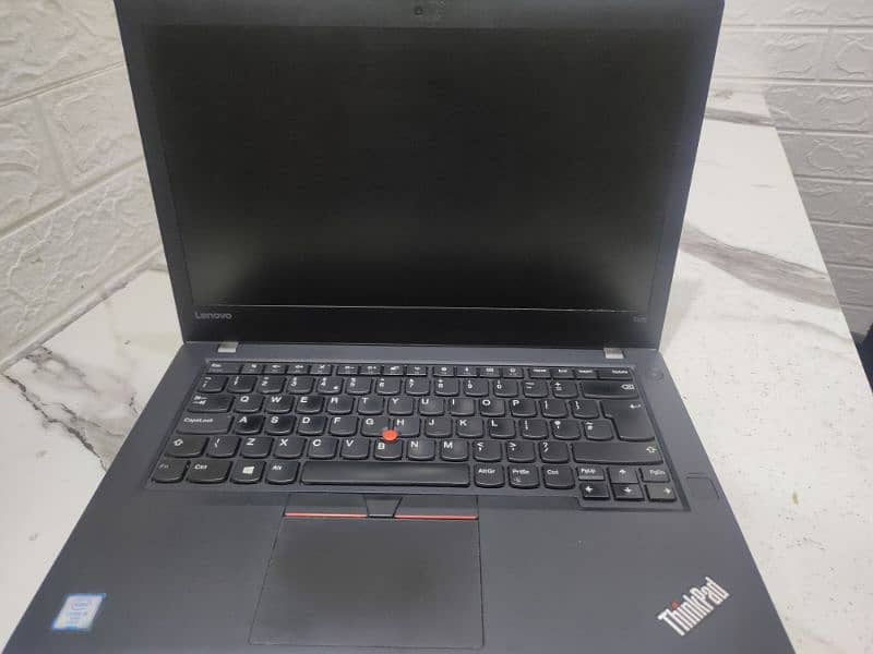 Lenovo Thinkpad T470 with 12gb ram, 256 SSD hard, finger print 0