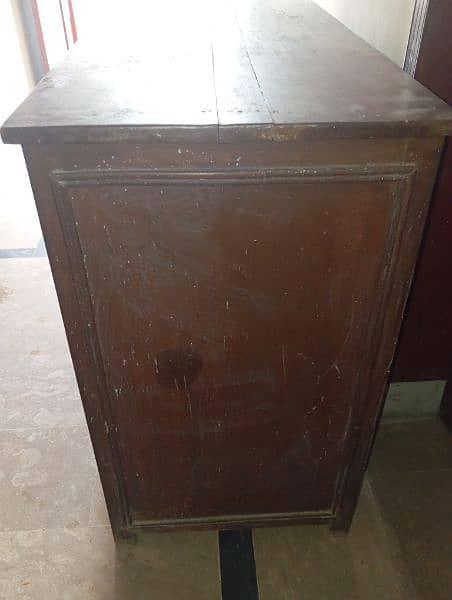 iron table for sale with boxes . 2