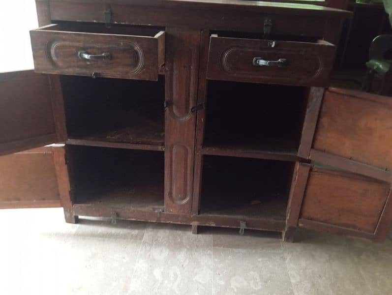 iron table for sale with boxes . 3