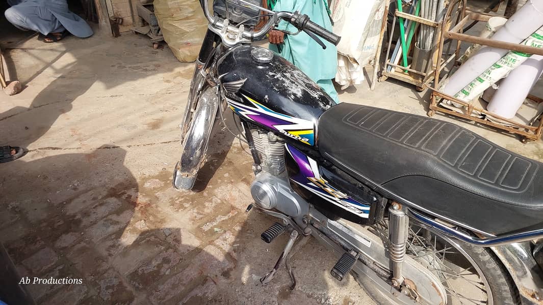 Honda 125 black 1