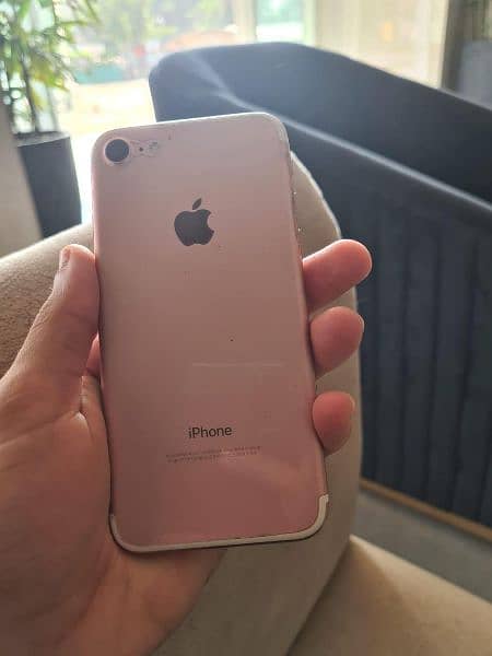 iphone 7 128gb pta approved good Condition urgent sale 1