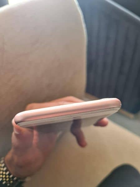 iphone 7 128gb pta approved good Condition urgent sale 4