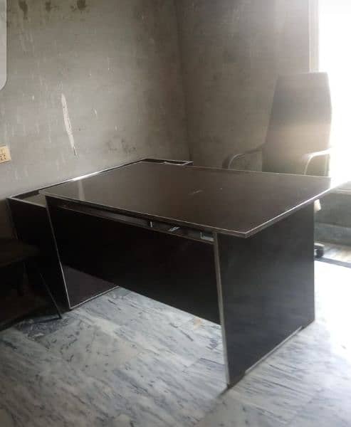 OFFICE TABLE & OFFICE CHAIR 3