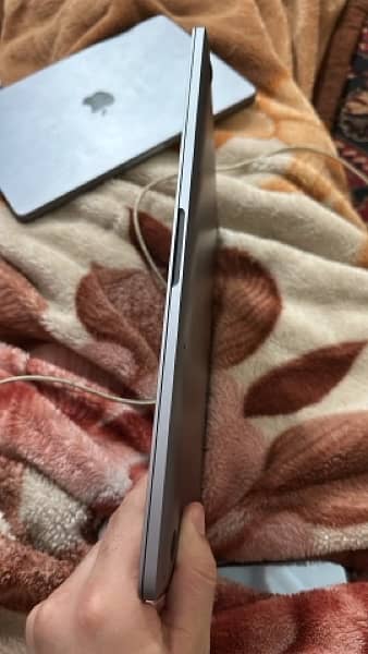 Macbook pro 15inch 2019 core i9 ex iphone 6