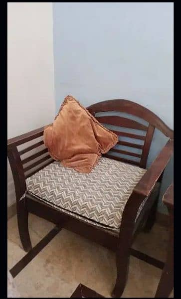 5 Seater Sofa set urgent sale shifting ki waja Sy 1