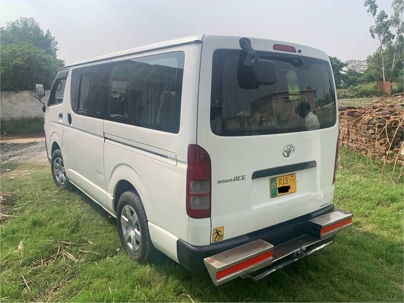 Toyota Hiace 2007 3