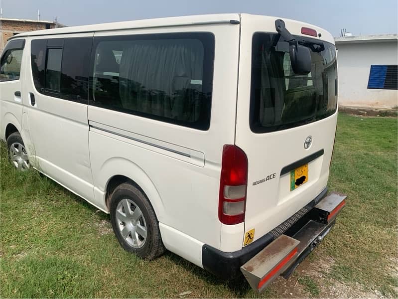 Toyota Hiace 2007 5