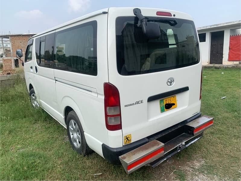 Toyota Hiace 2007 6