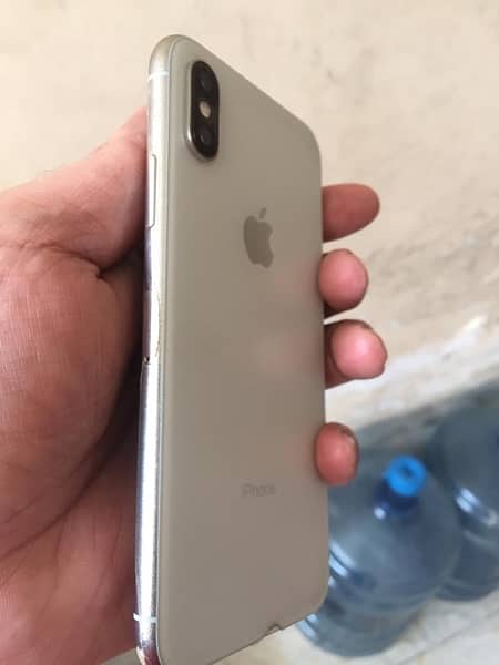 iPhone XS white 4