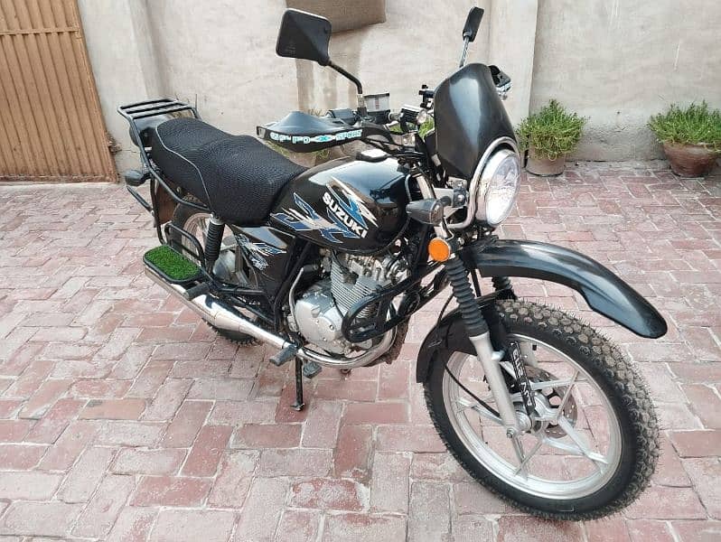 Suzuki gs 150 1