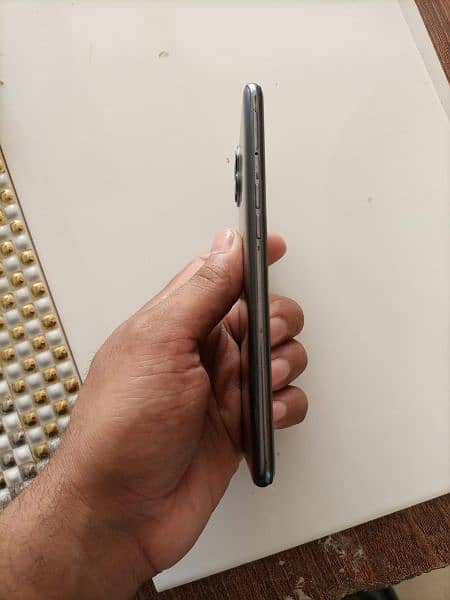 Oppo F17 pro 4