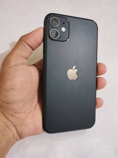 Iphone 11 64 GB in warranty