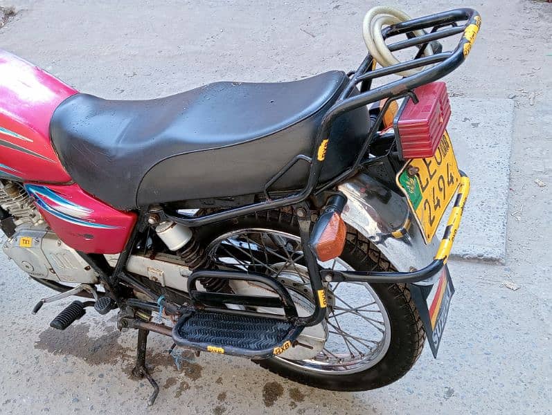 Suzuki 125 condition used ma copy file conplete 6