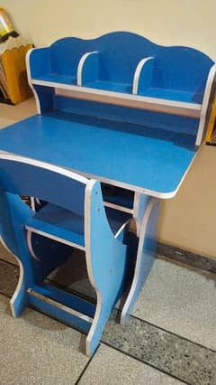 kids study table and chair 0