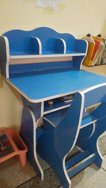 kids study table and chair 1