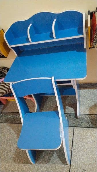 kids study table and chair 3