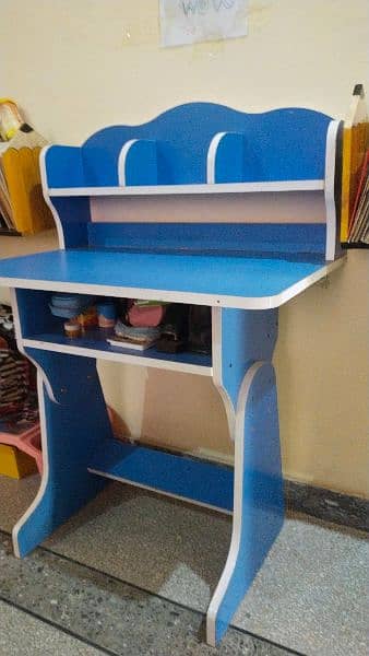 kids study table and chair 4