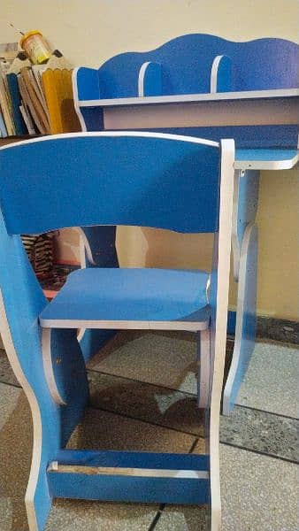 kids study table and chair 5