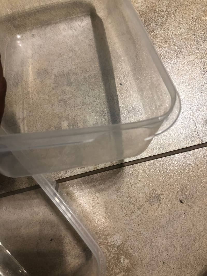 Ikea food container slightly damage large 2 boxes but not issue in pac 7