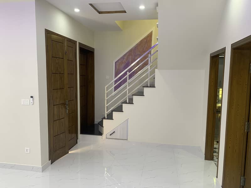 5 MARLA ULRA MODERN BEAUTIFUL HOUSE IS AVAILABLE FOR SALE IN DHA PHASE 11 RAHBAR SECTOR 2 14