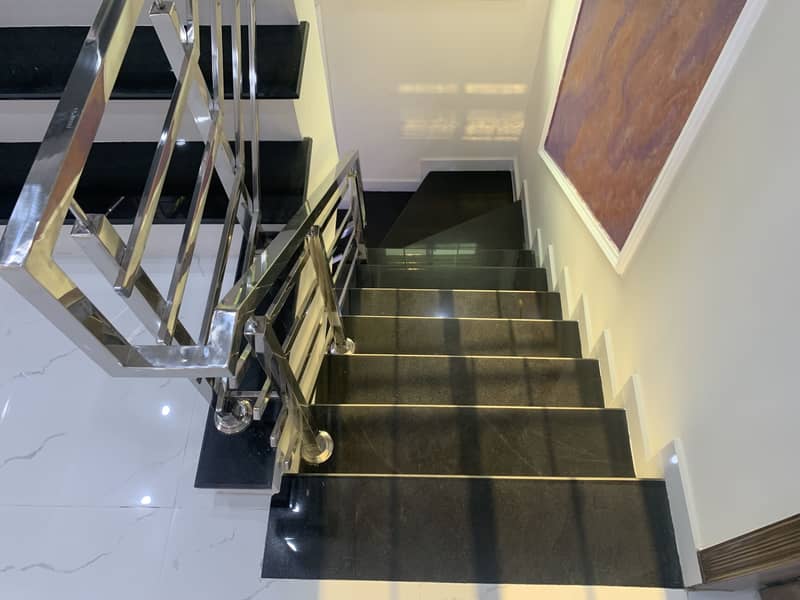 5 MARLA ULRA MODERN BEAUTIFUL HOUSE IS AVAILABLE FOR SALE IN DHA PHASE 11 RAHBAR SECTOR 2 40