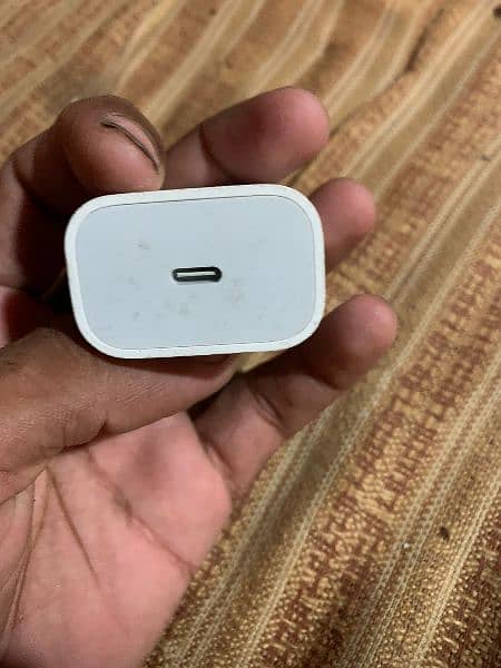 iPhone charger 20 volt 2