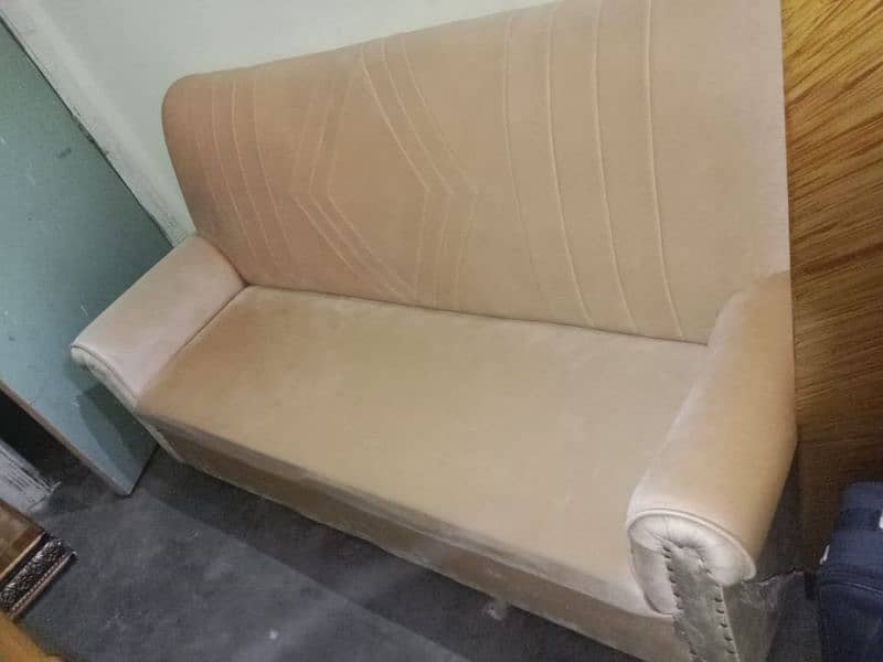 5 seater Sofa set just like new. not used. 1