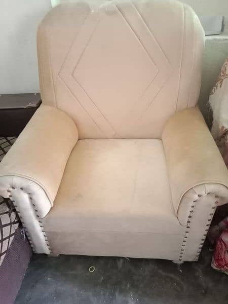 5 seater Sofa set just like new. not used. 3