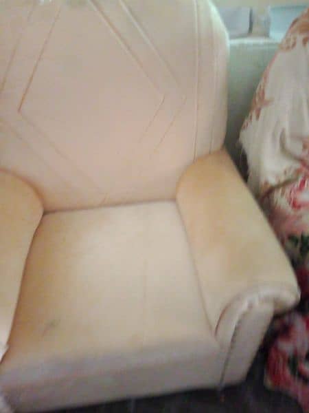 5 seater Sofa set just like new. not used. 4