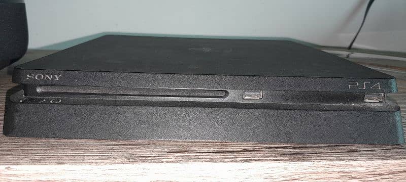 ps4 slim 1