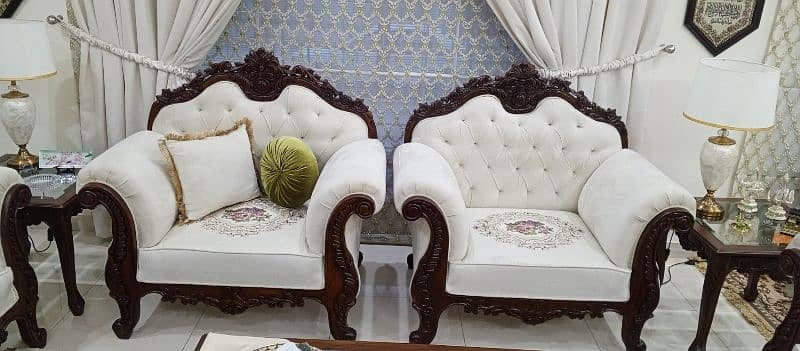 Seven seater sofa set 90% good condition Chiniote Material 100% 4