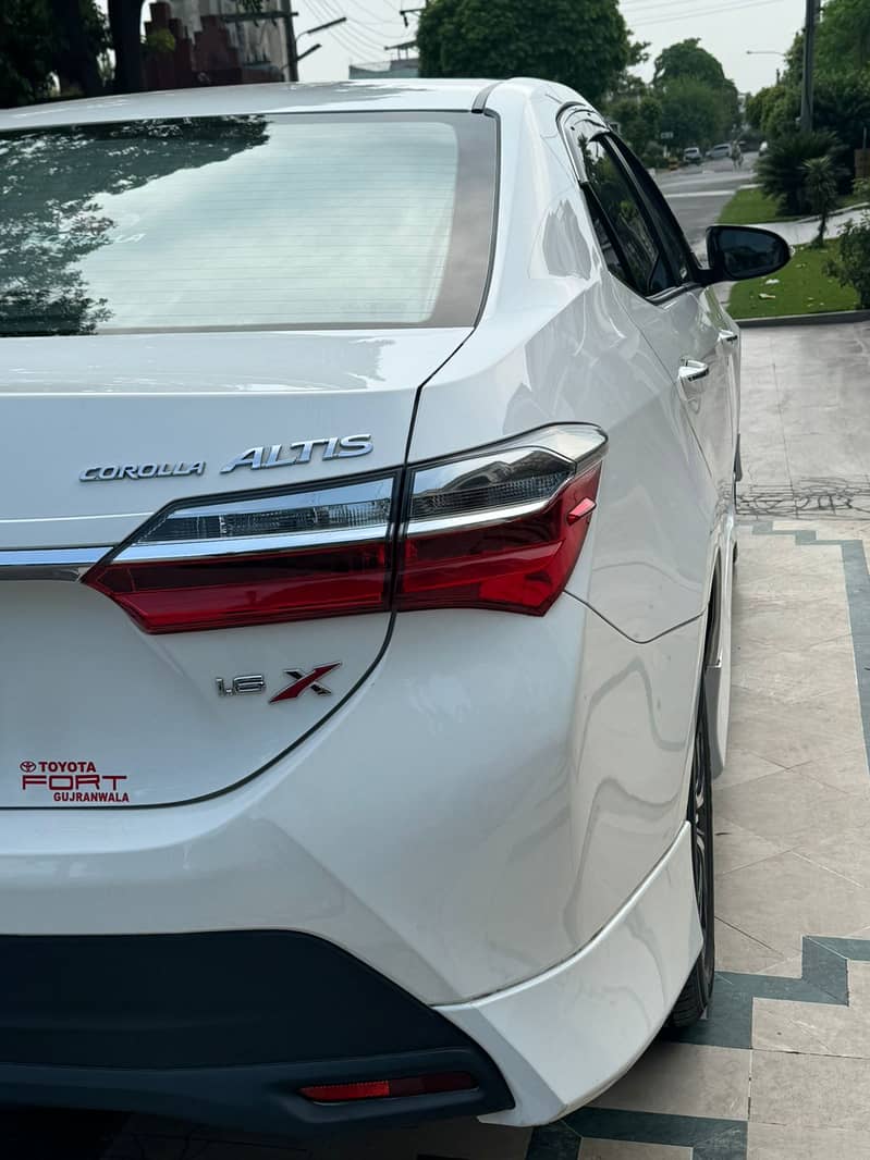 Toyota Corolla Altis 2022 1.6 special addition 10