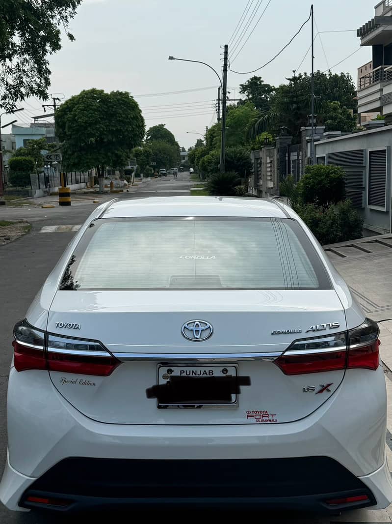 Toyota Corolla Altis 2022 1.6 special addition 12