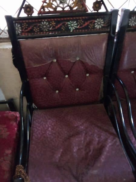 urgent sell sofa set with good condition used 1 month 4