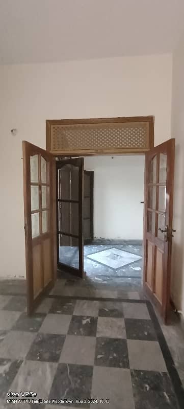 EXCESS LAND PAYED
VERY HOT LOCATION PRICE LIKE HOUSE OLD BUT GOLD VERY COSTLY WOODWORK LOWER PORTION IS OLD UPPER PORTION IS IN VERY GOOD CONDITION BIG TV LOAN SOLID WOODWORK IN OUR GROSEY AREA 1