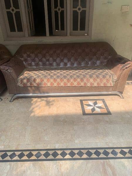 sofa set in good conditionn 5