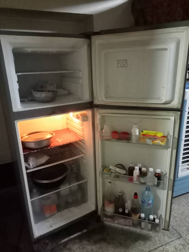 2 Hair fridge for sale in new condition 6