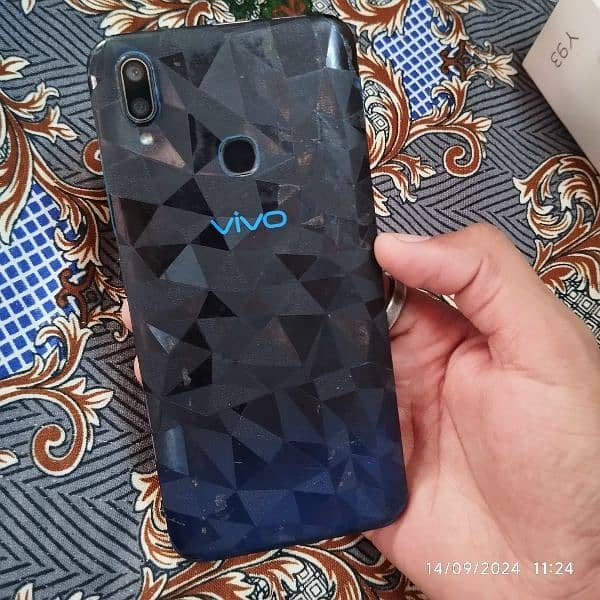 Vivo Y93 Best price mobile 4