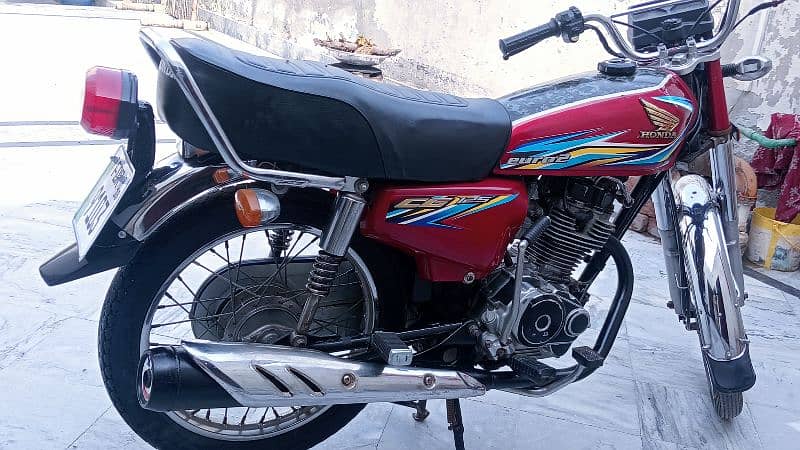 Honda 125.2018. totil janin ha saf gari ha. . 03007254630 2