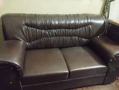 5 seater sofa set in very neat condition.