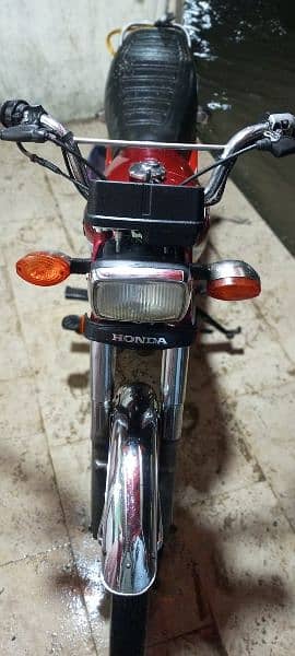 CGHonda 125 karachI  118000 2